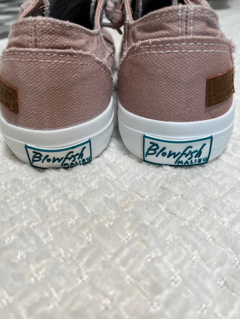 Blowfish Tennis Shoes NWOT - Picture 4 of 4